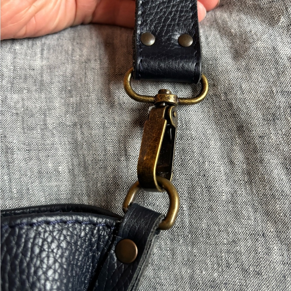 Handmade Full Grain Leather Bucket Bag - Black - Picture 8 of 8